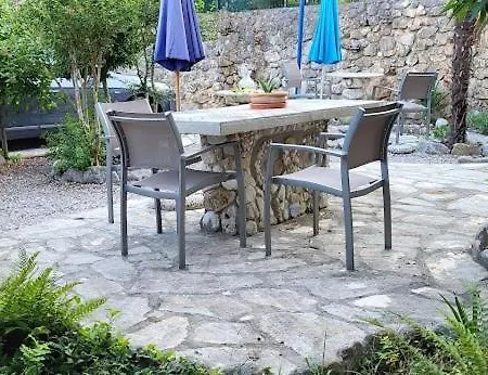 Zonnemarie Apartment