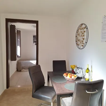 Zonnemarie Apartment *