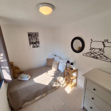 Zonnemarie Apartment *