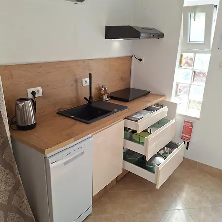 Zonnemarie Apartment